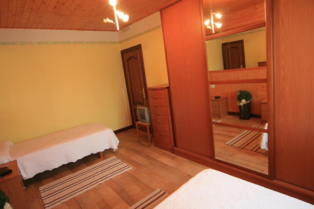 Hostal La Granja De Vitoria Hueto Arriba Habitación foto